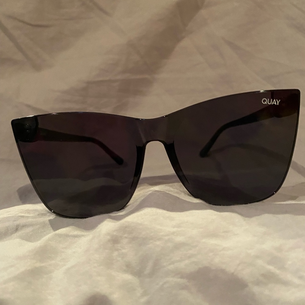 Quay Come Thru sunglasses